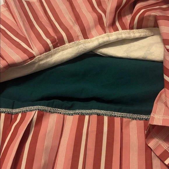 BDG Ace Spliced Graphic Pleated Peplum Tank Top SZ L Urban Outfitters Casual NWT - Picture 11 of 12